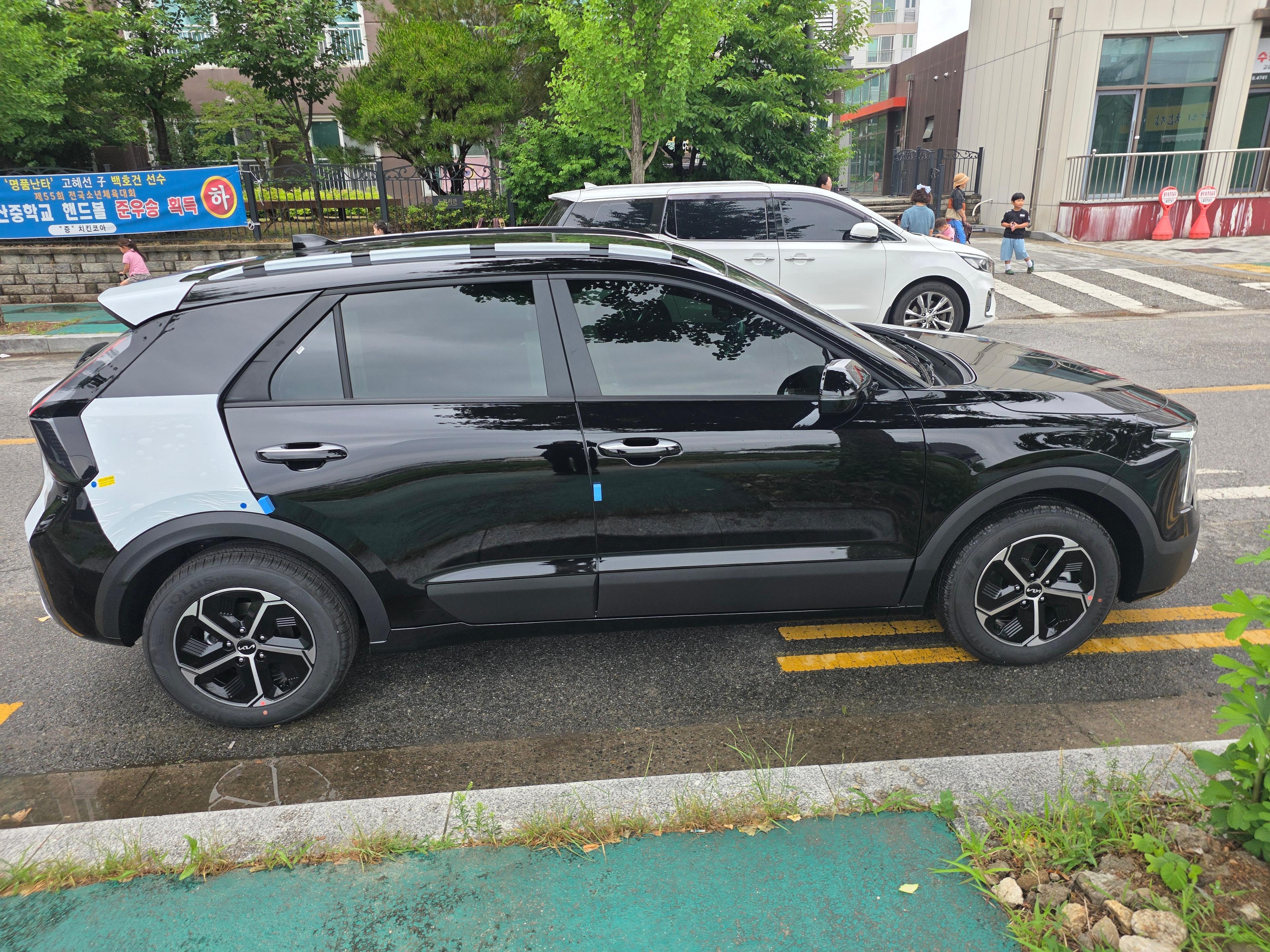 기아 더 뉴 니로 출고후기 옆면 사진