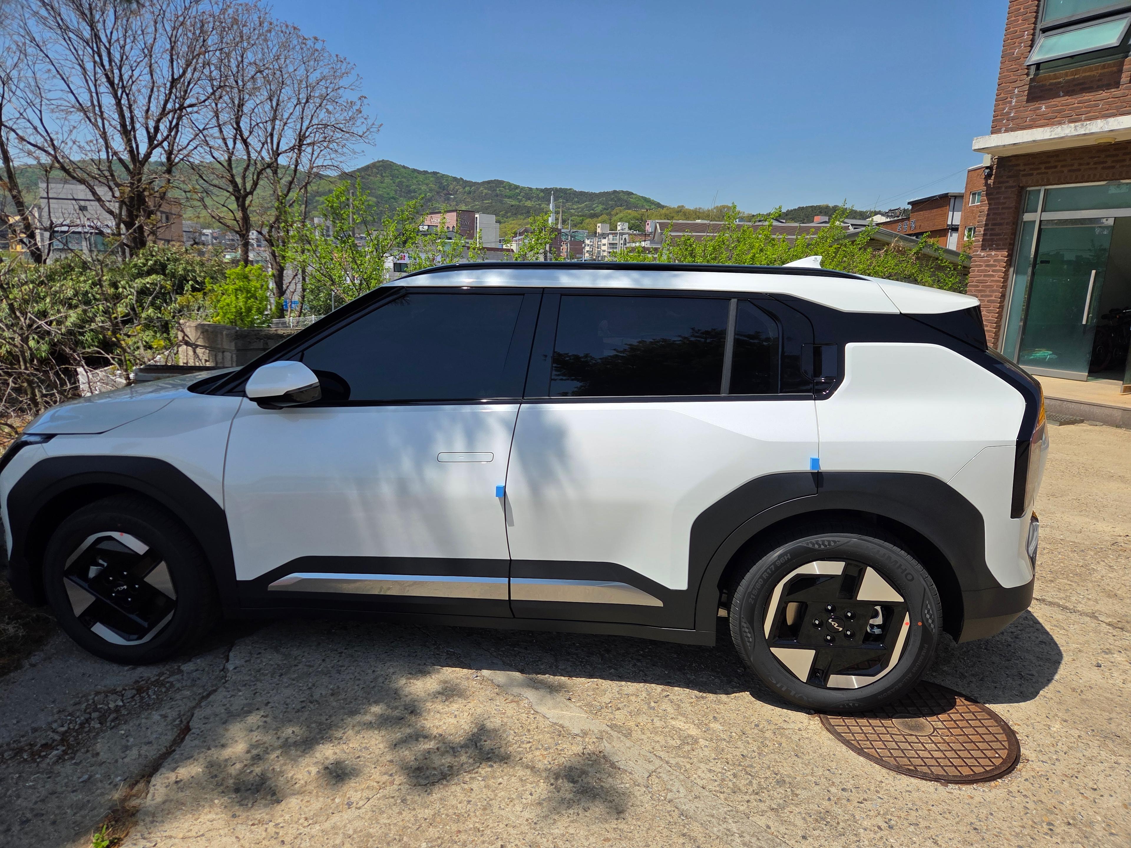 기아 EV3 출고후기 옆면 사진