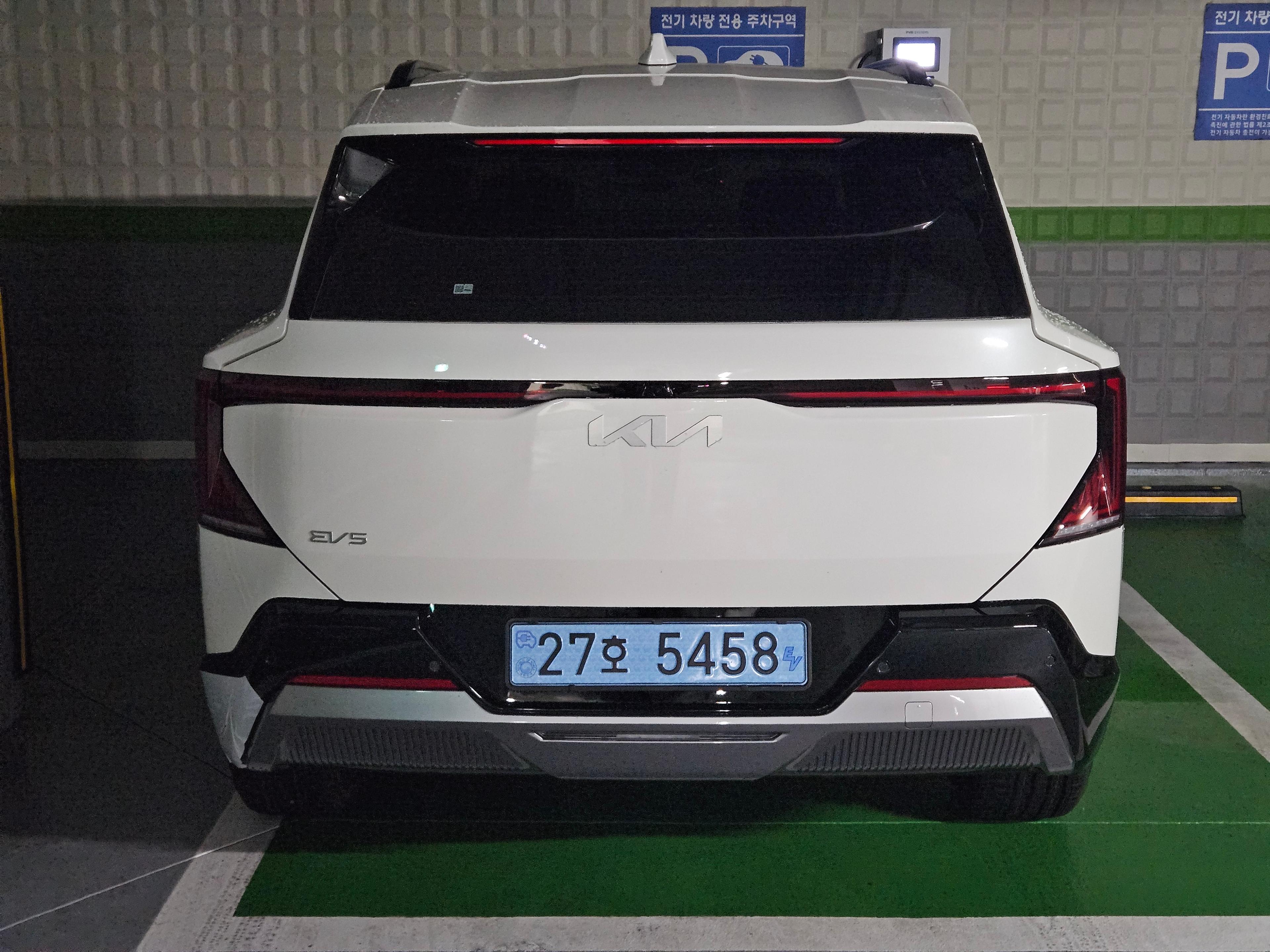 기아 EV5 출고후기 후면 사진