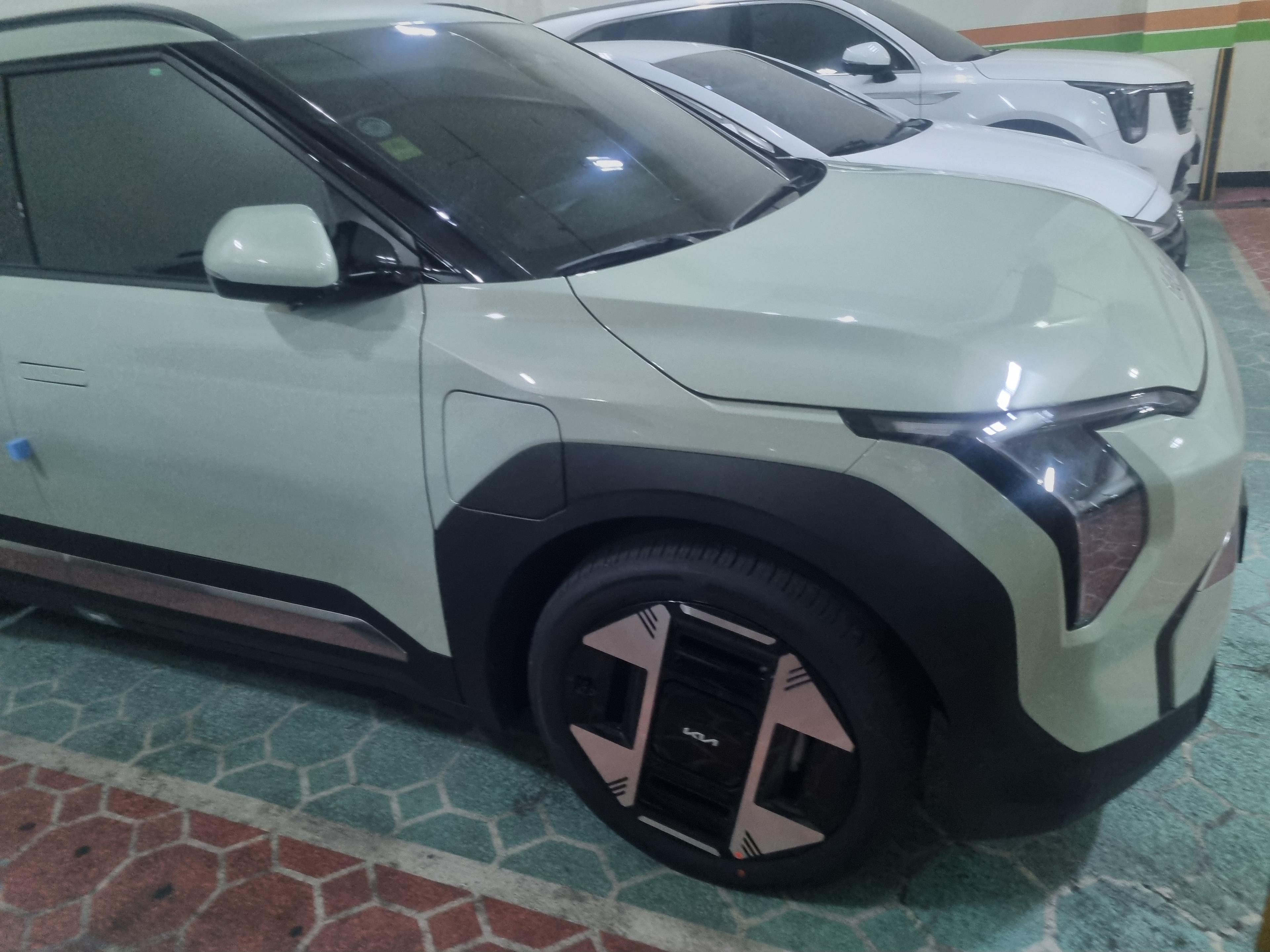 기아 EV3 출고후기 옆면 사진