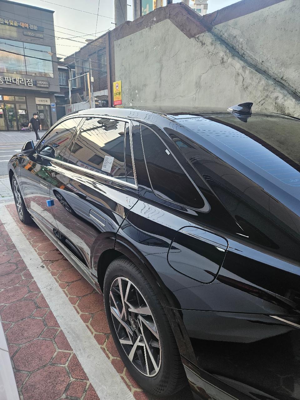기아 K8 출고후기 옆면 사진