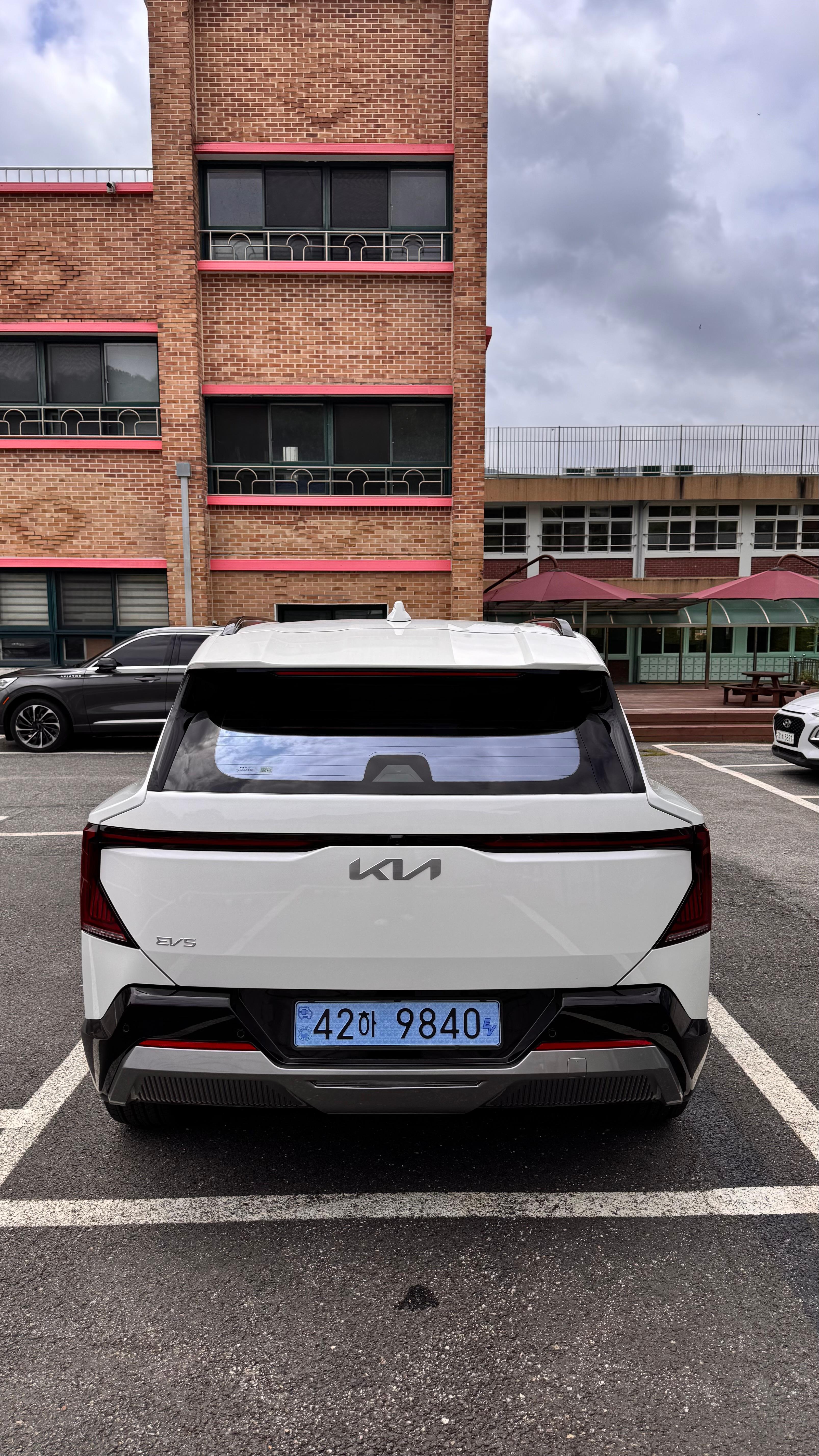 기아 EV5 출고후기 후면 사진