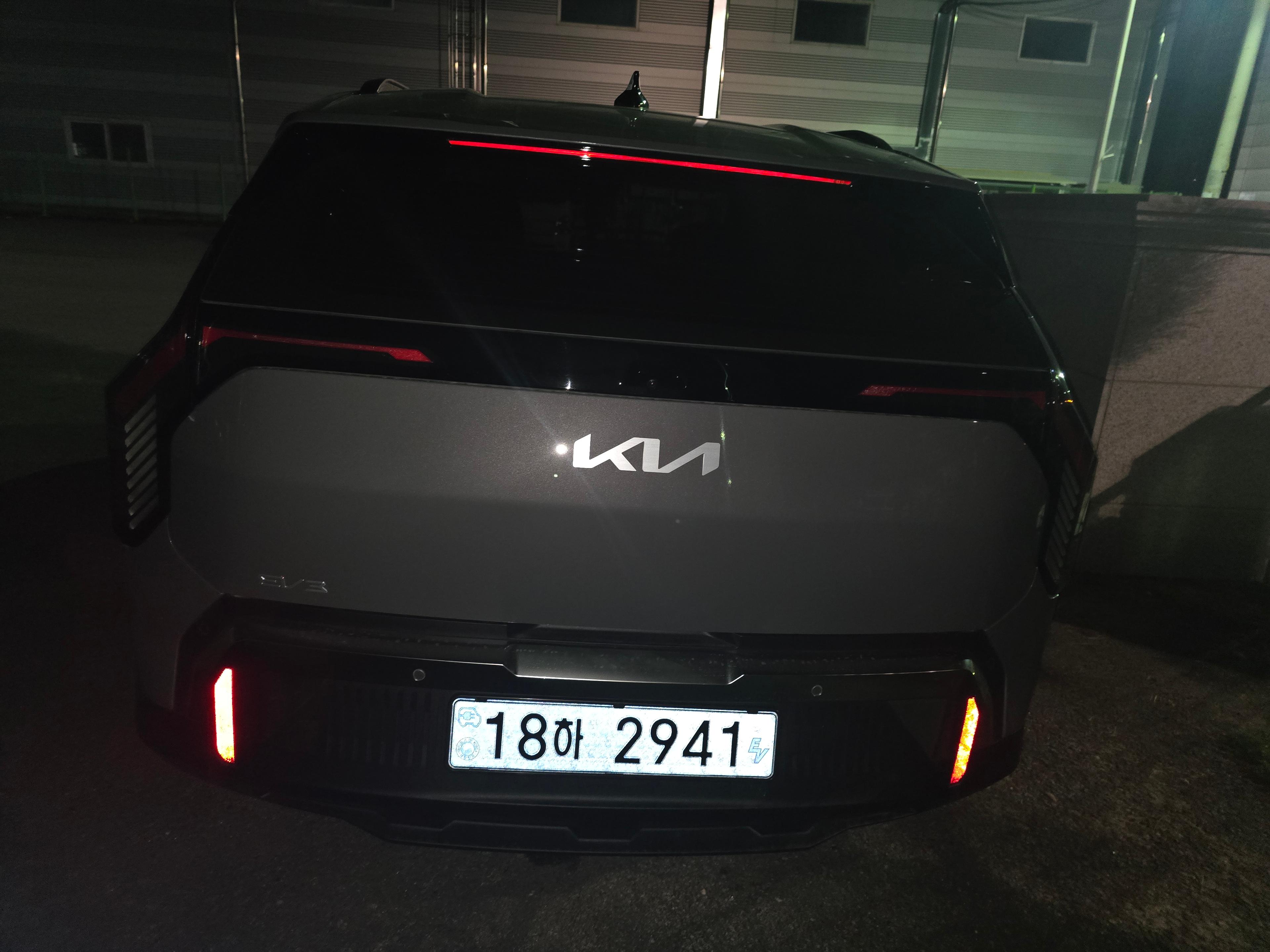 기아 EV3 출고후기 후면 사진