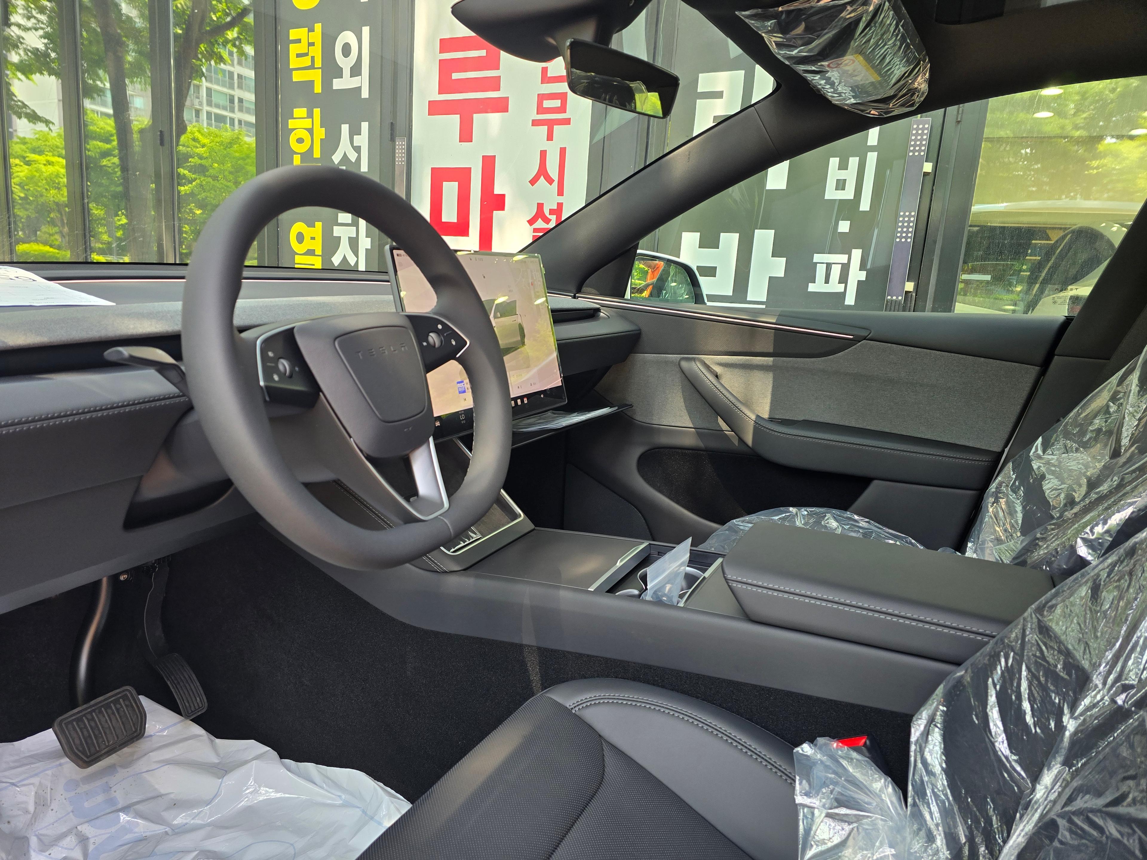 테슬라 Model Y 출고후기 내부 사진