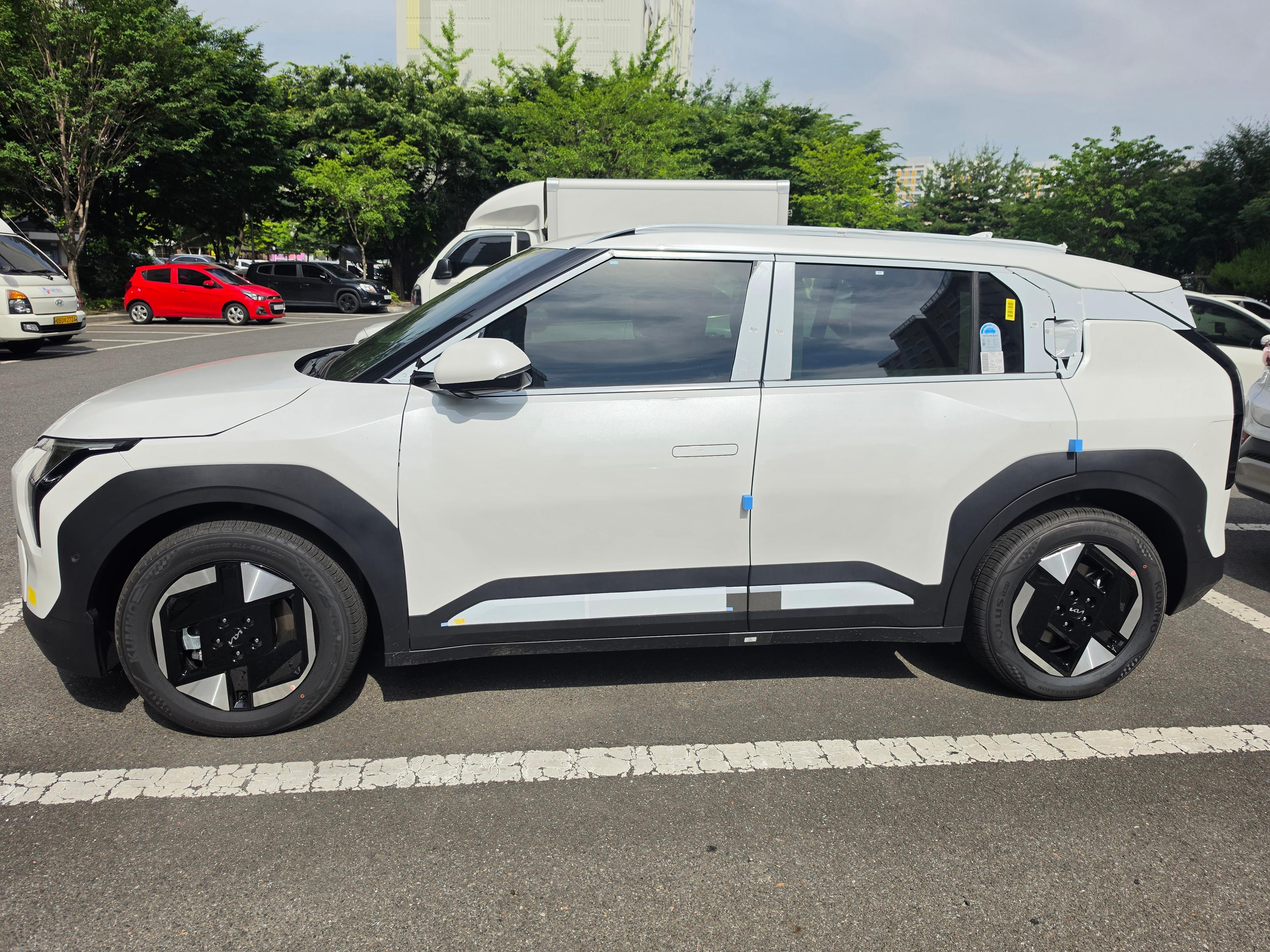 기아 EV3 출고후기 옆면 사진