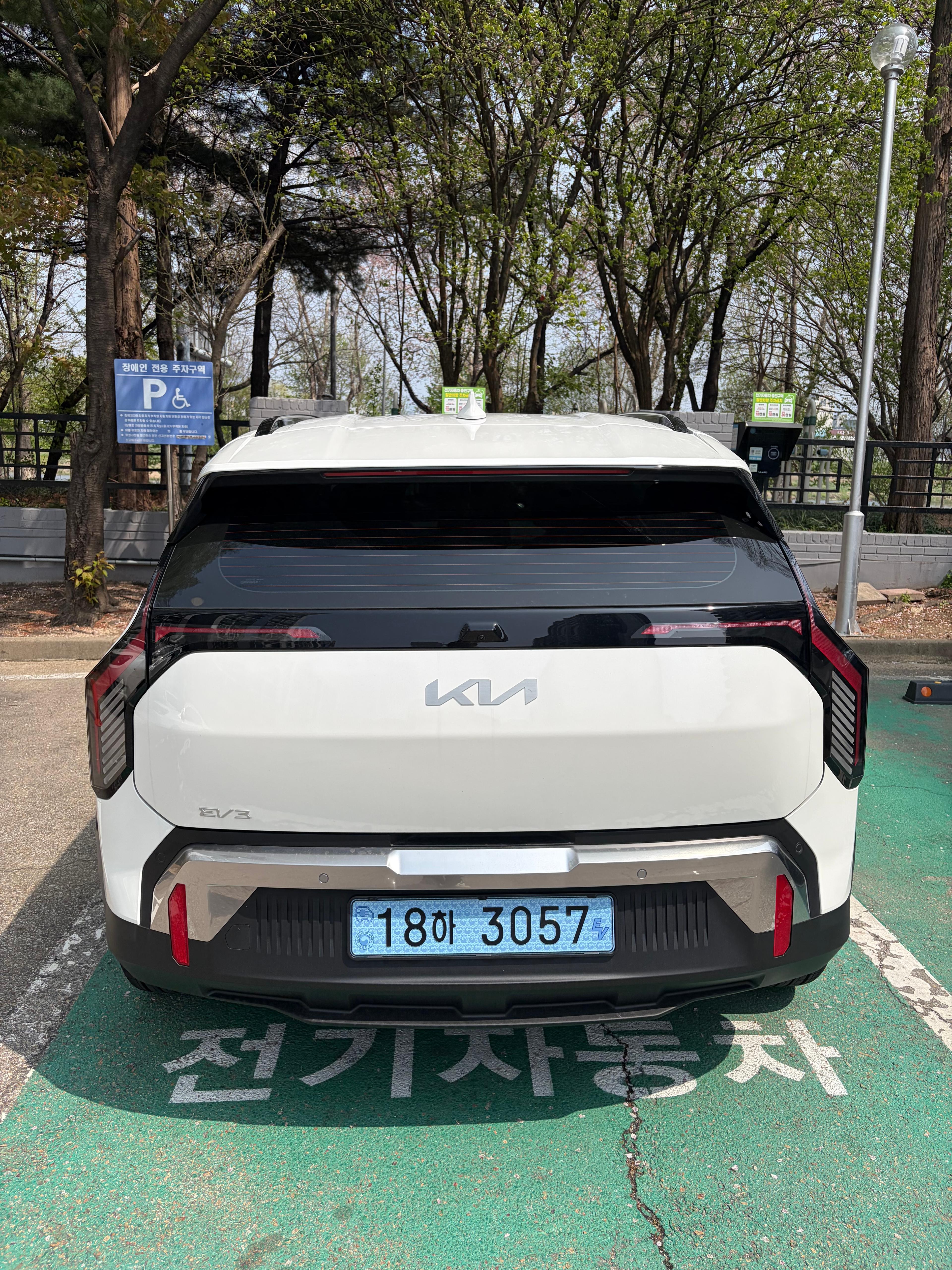 기아 EV3 출고후기 후면 사진