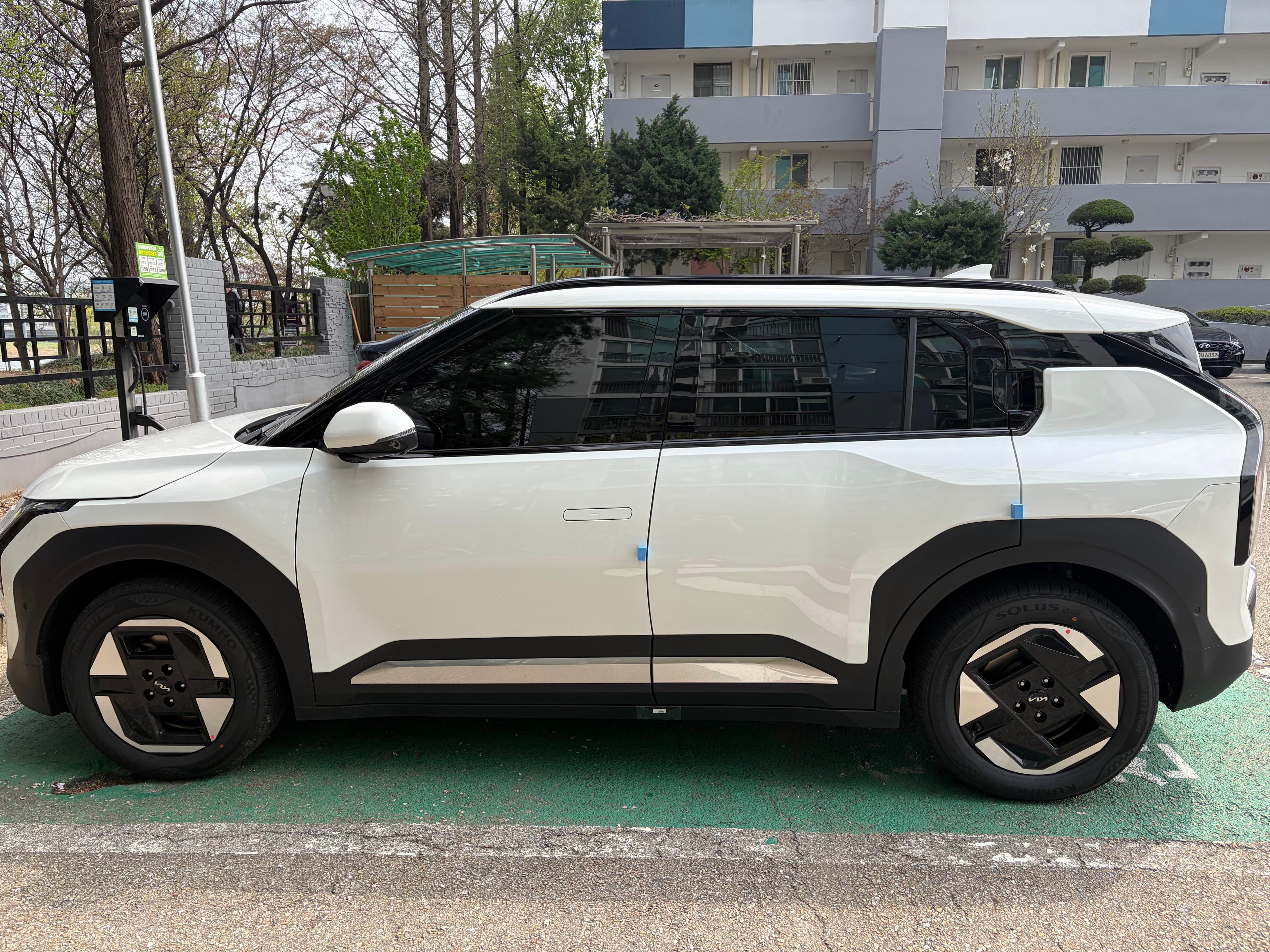 기아 EV3 출고후기 옆면 사진