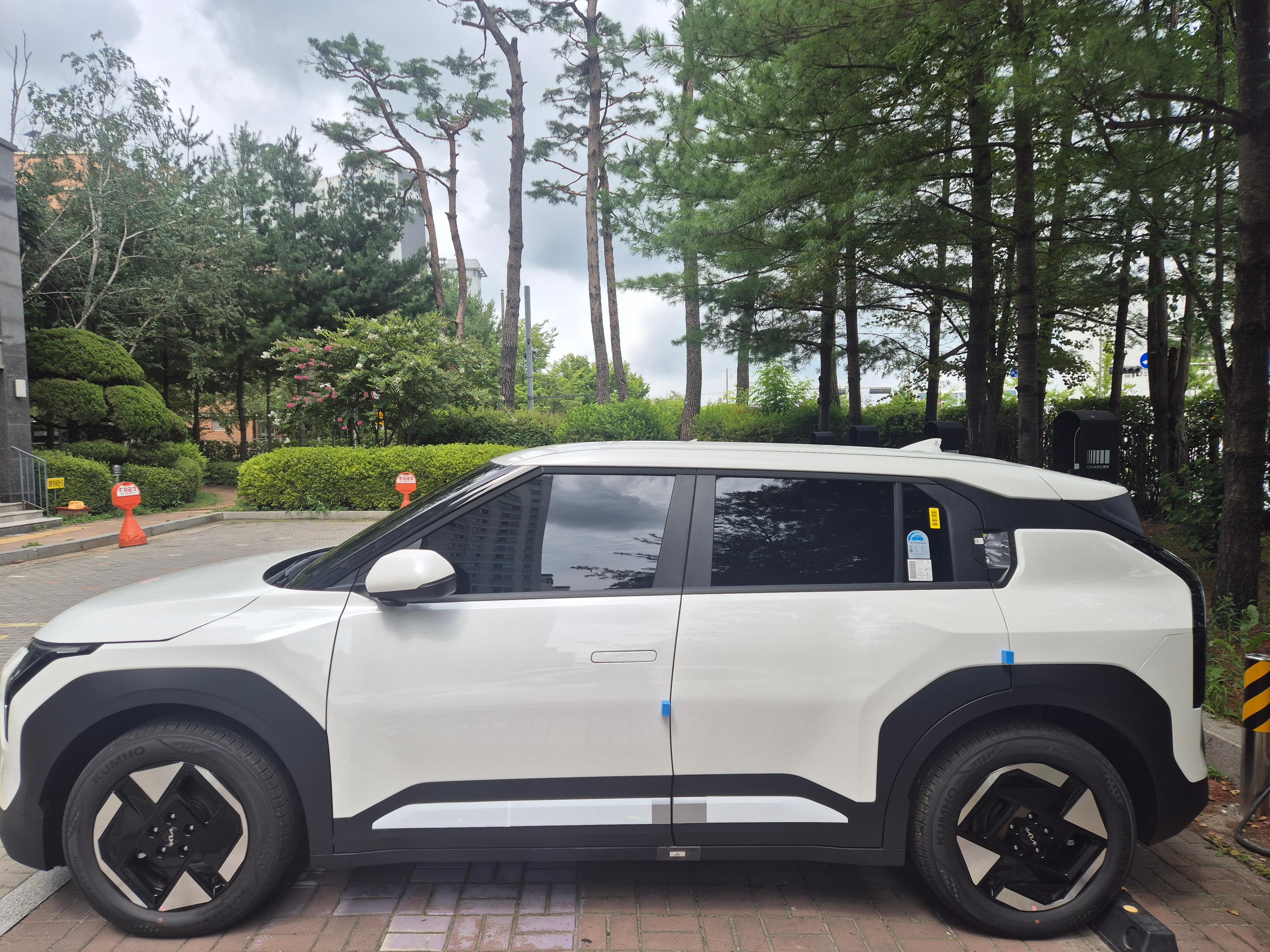 기아 EV3 출고후기 옆면 사진
