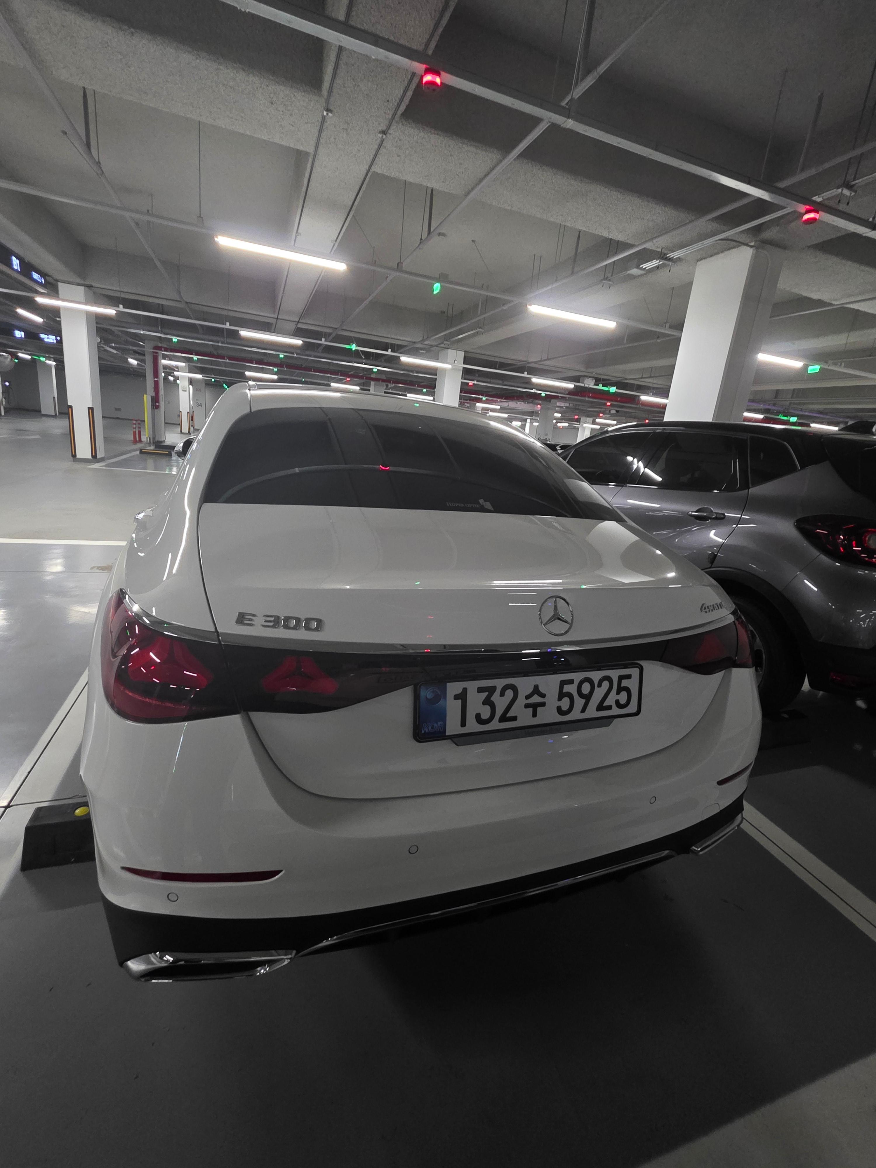 벤츠 E-Class 출고후기 후면 사진