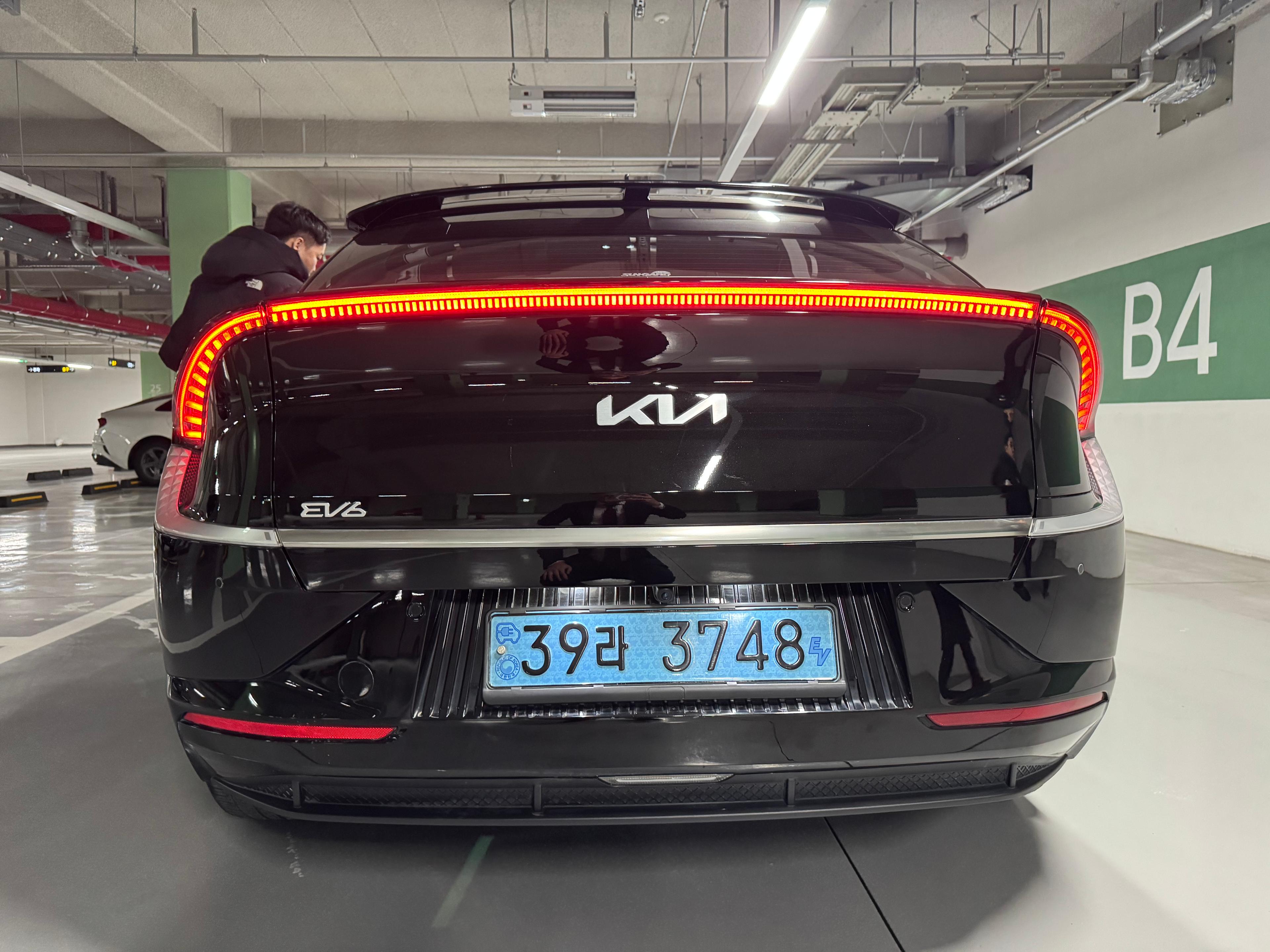 기아 EV6 출고후기 후면 사진