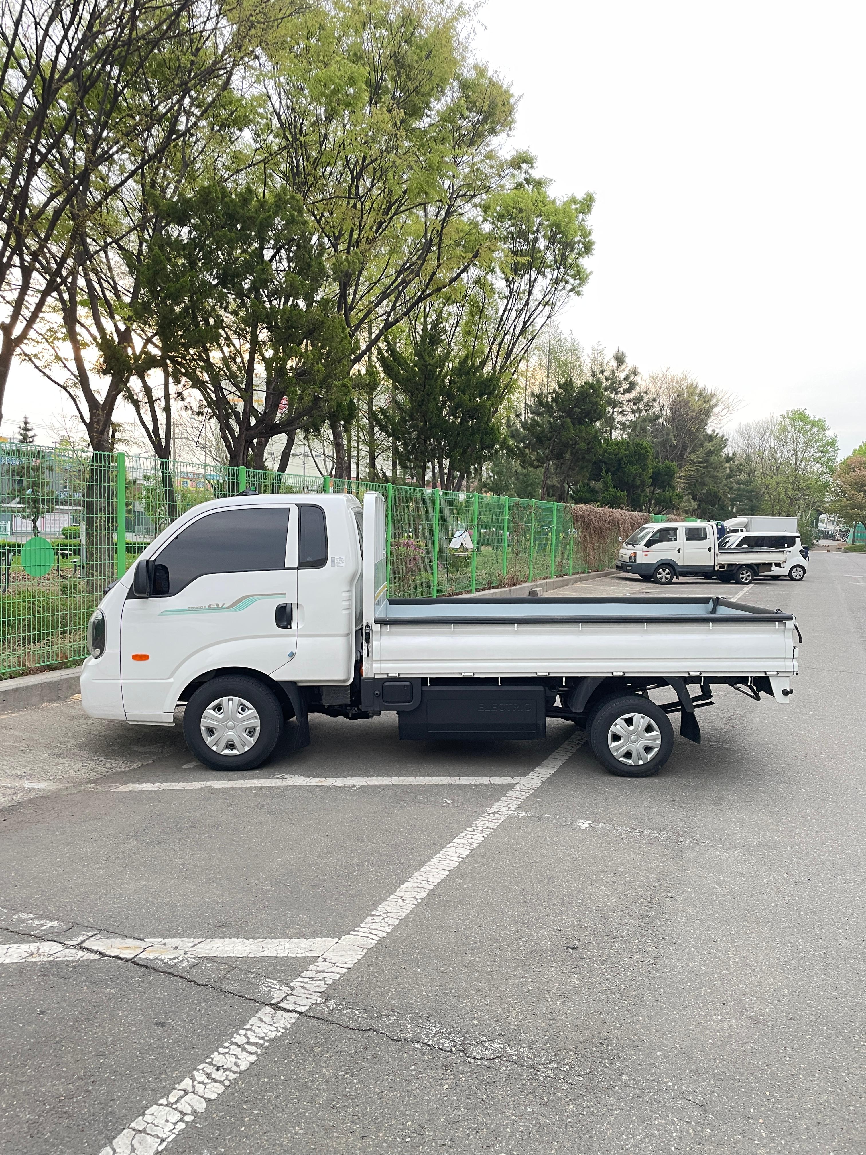 기아 봉고 3 EV 출고후기 옆면 사진